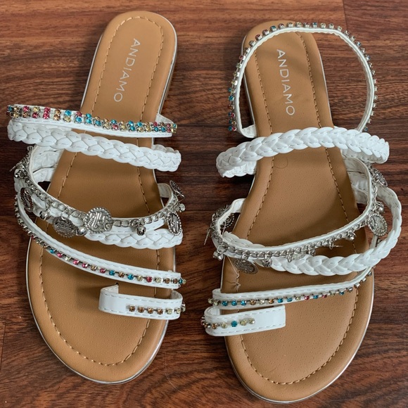 Andiamo Leather Coun Silver White Sandals Sz 8W excellent condition - Picture 2 of 7
